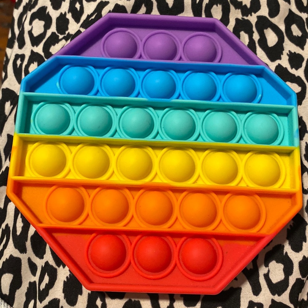 Rainbow pop it